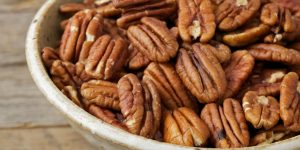 nueve-beneficios-de-la-nuez-pecan-1_1024x1024