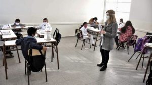covid escuela estudiantes alumnos profe