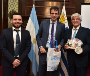 EMBAJADA EN URUGUAY (3)