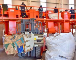 PLANTA-DE-GESTION-DE-RESIDUOS-EL-ABASTO trabajadores