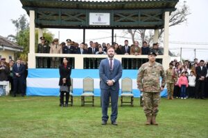 Azcue-Acto-Bandera-1