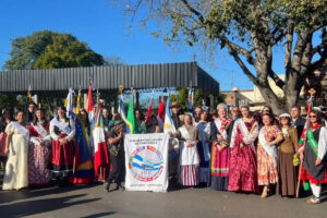 inmigrantes-fiesta-reinas