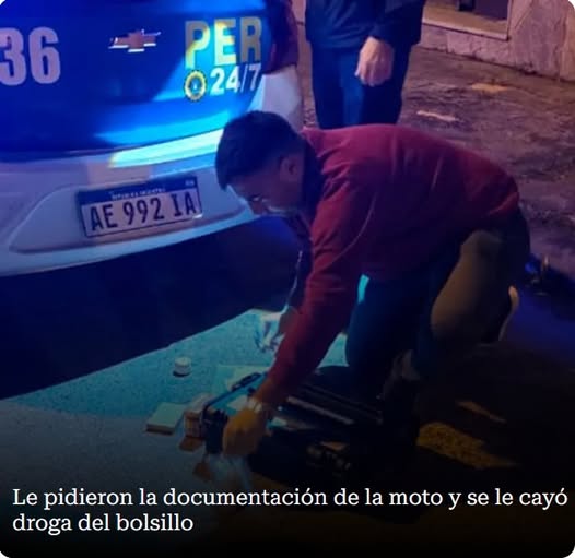 SE LE CAYÓ DROGA DEL BOLSILLO